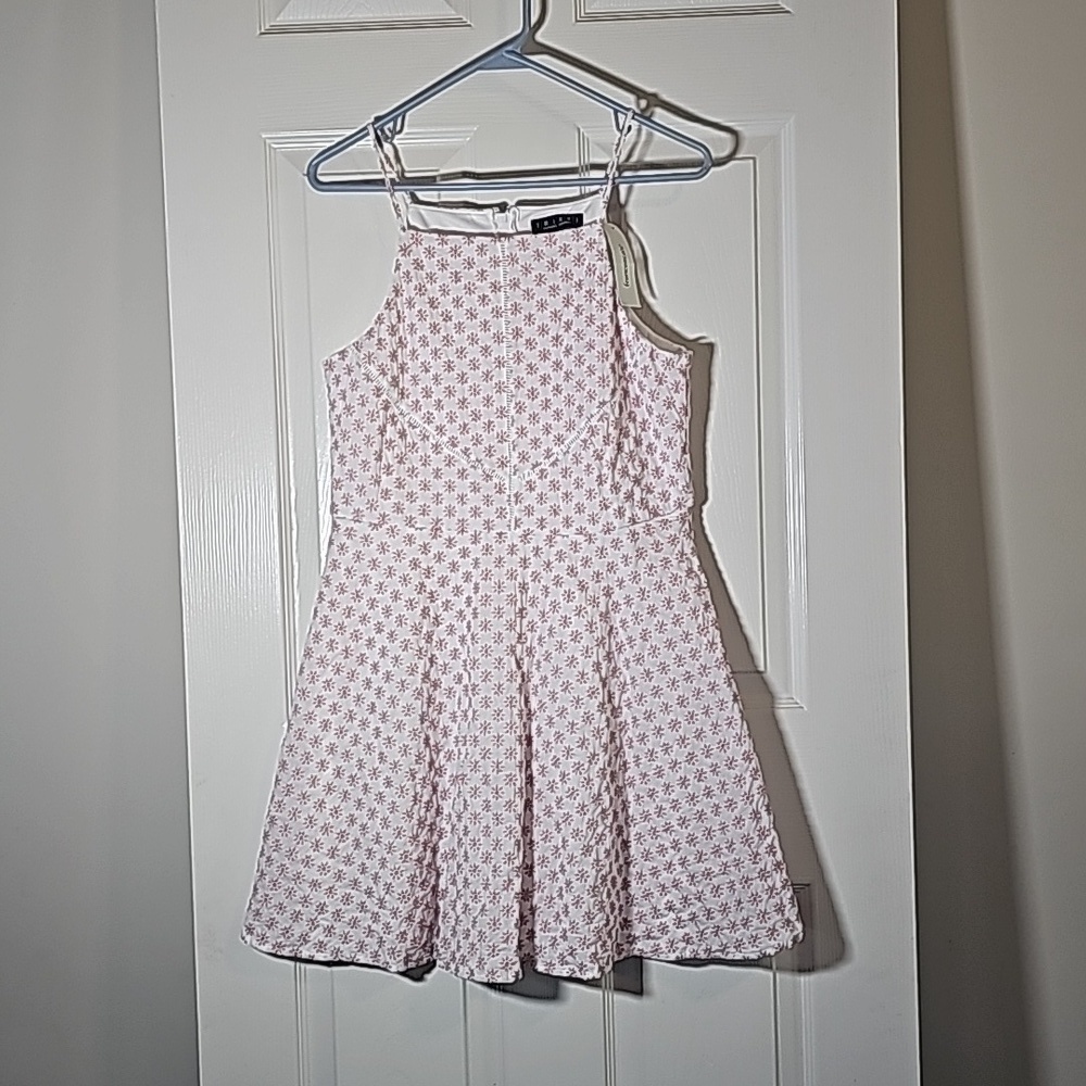 Francesca’s Trixxi Emilee Eyelet Halter Dress Pink Flower Embroidery Size L New